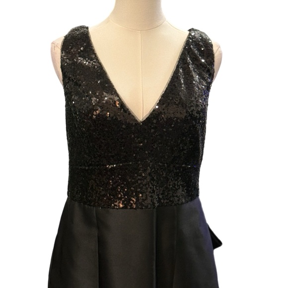 EUC Adrianna Papell Black Sequin Evening Gown with Oversized Bow Back - Picture 6 of 11
